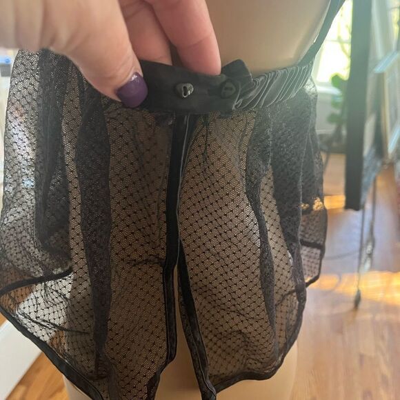 Victoria’s Secret Black Silk & Lace Babydoll Top sz S - Picture 4 of 5